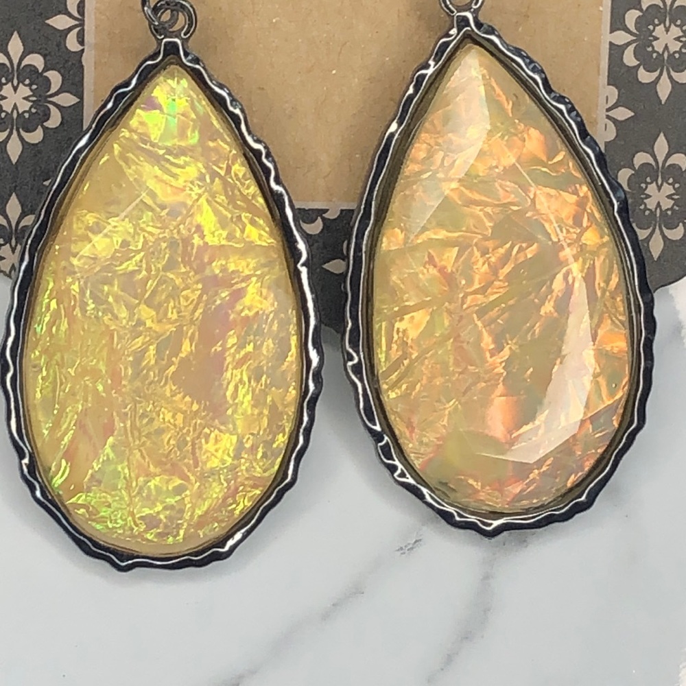 Teardrop fishhook earrings